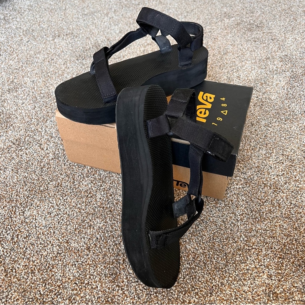 Teva Flatform Universal Platform Sandals